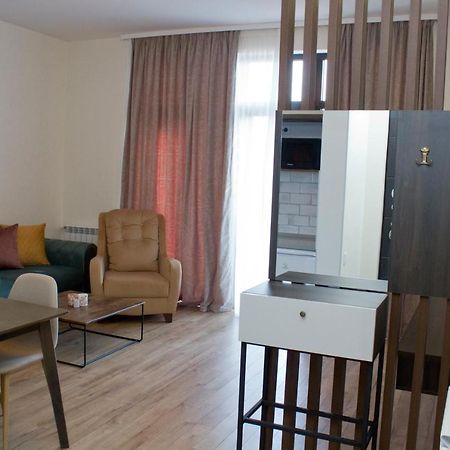 Aura Sameba, Luxury Apartment Tbilisi ภายนอก รูปภาพ