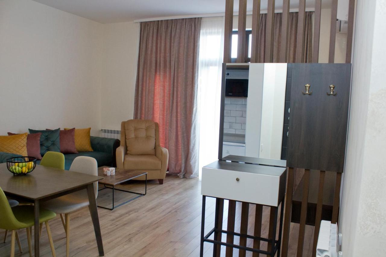 Aura Sameba, Luxury Apartment Tbilisi ภายนอก รูปภาพ