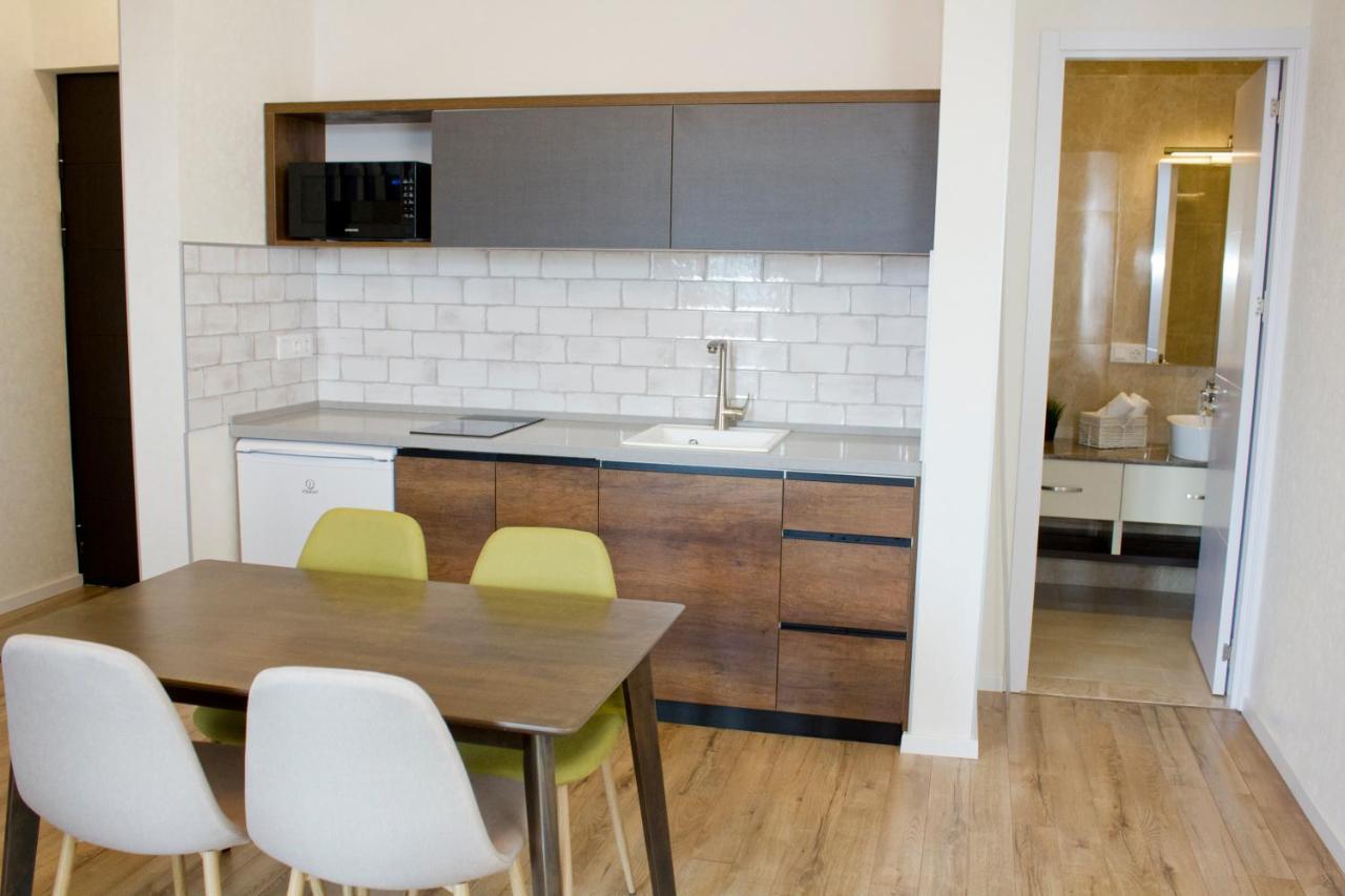 Aura Sameba, Luxury Apartment Tbilisi ภายนอก รูปภาพ