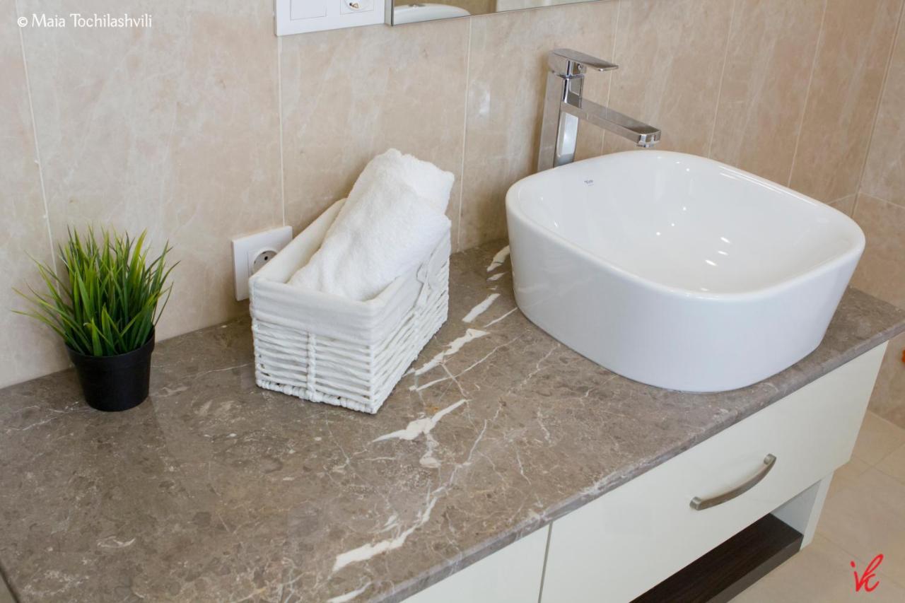 Aura Sameba, Luxury Apartment Tbilisi ภายนอก รูปภาพ
